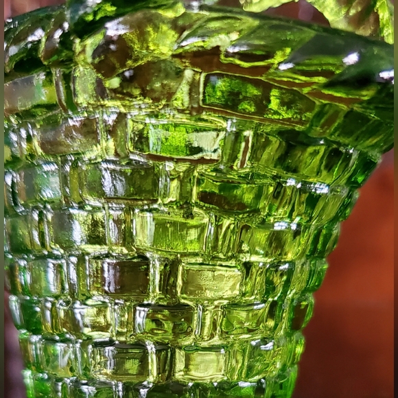 Vntg 4" Smith Glass 🥑 Green 2 Handle Basket - Picture 5 of 9